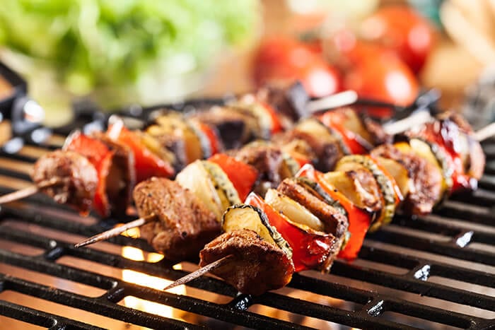 meilleur barbecue charbon de bois gaz électrique comparatif guide d'achat pas cher weber