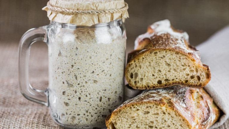 Un Boulanger vous explique comment faire sa levure (et son levain) maison
