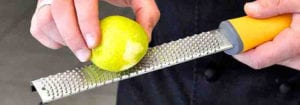meilleur zesteur agrumes râpe fromage comparatif guide d'achat pas cher microplane