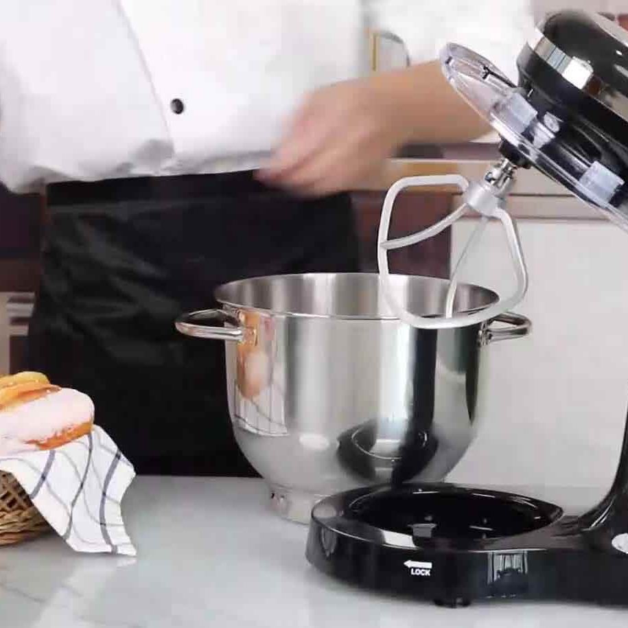 Test Robot Pâtissier HOWORK 1500W : performance et accessoires complets