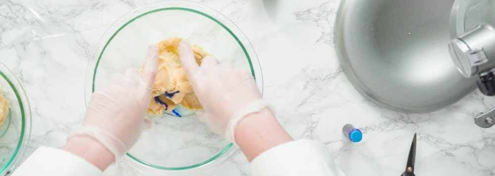 meilleur colorant alimentaire poudre liquide pâte gel spray