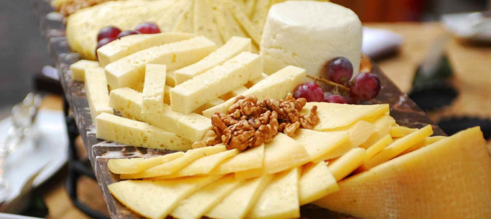 KIVY Boite a fromage pour frigo avec couvercle en bambou - Plateau