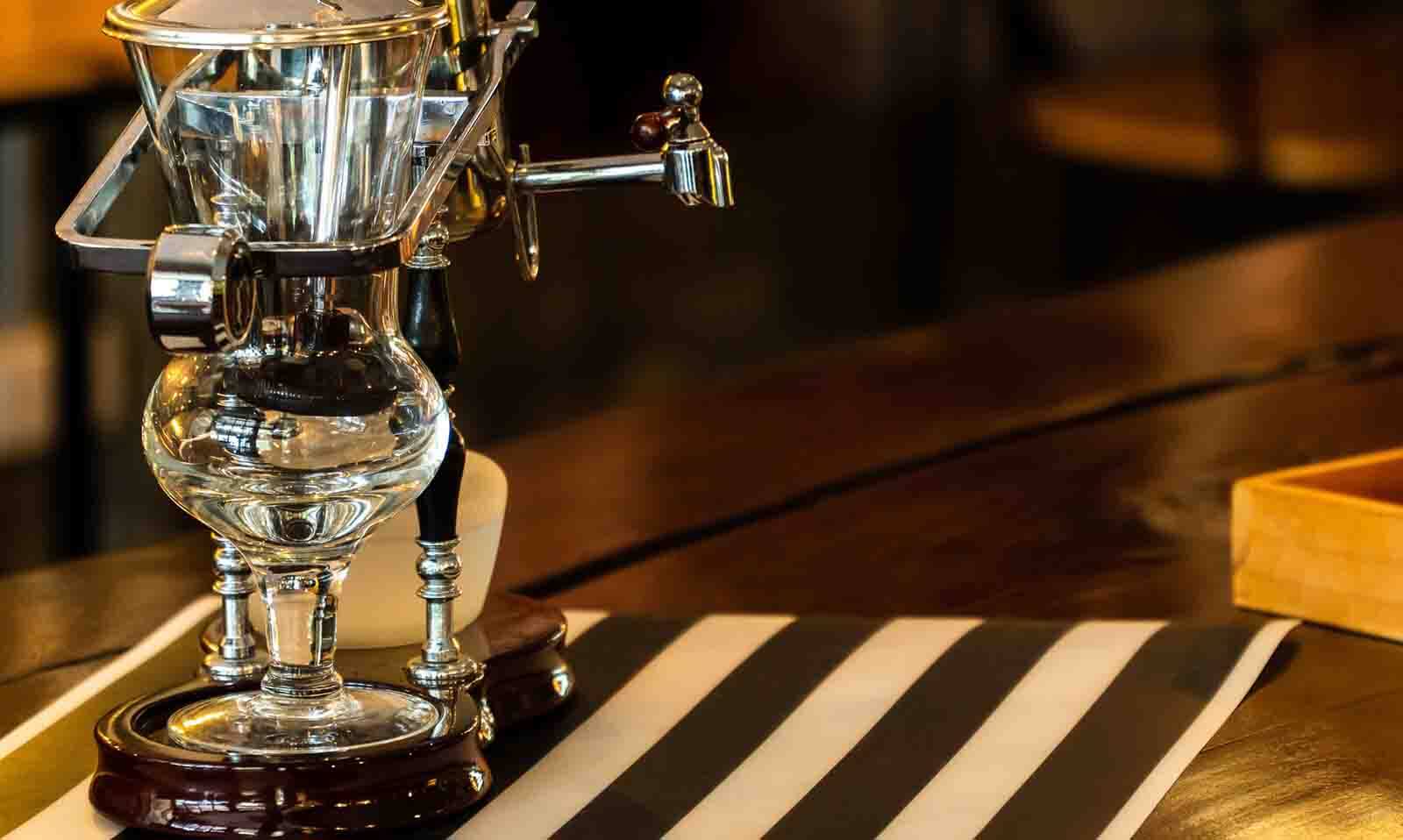 meilleure cafetiere siphon depression balancier alambic japonaise